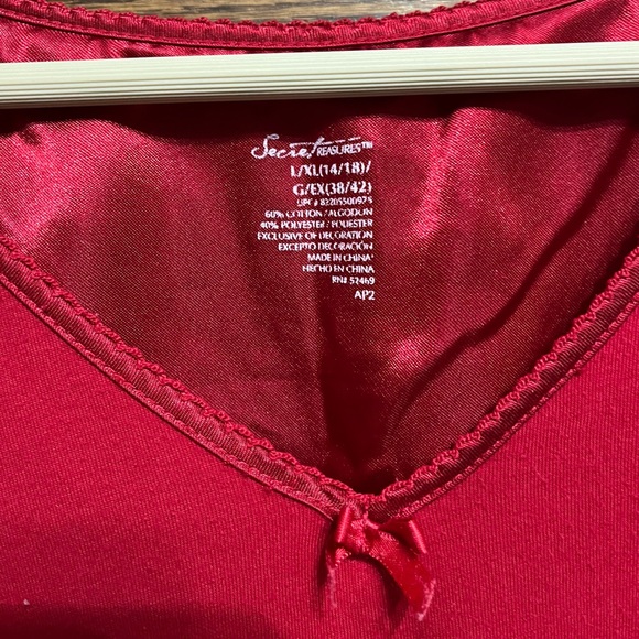 Christmas Secret Treasures sleep/lounge wear, red, size Large/Xlarge, satin trim - Picture 3 of 5